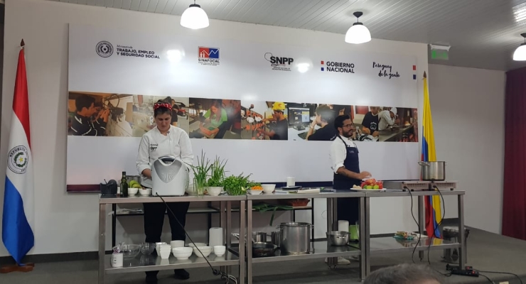 La gastronomía colombiana llegó a Paraguay de la mano del chef Santiago Macías