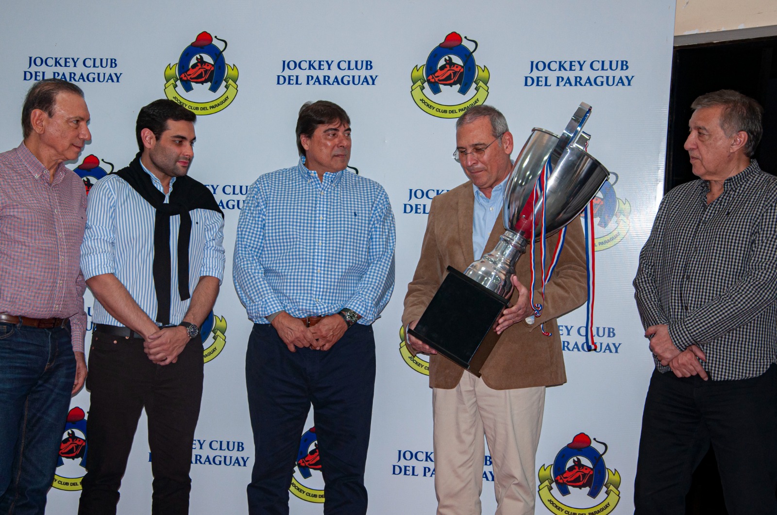 Carrera por Colombia en Jockey Club