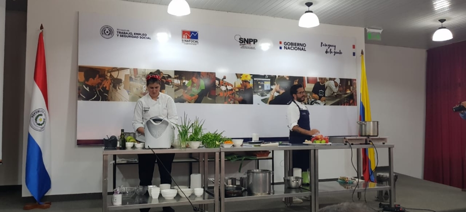 La gastronomía colombiana llegó a Paraguay de la mano del chef Santiago Macías