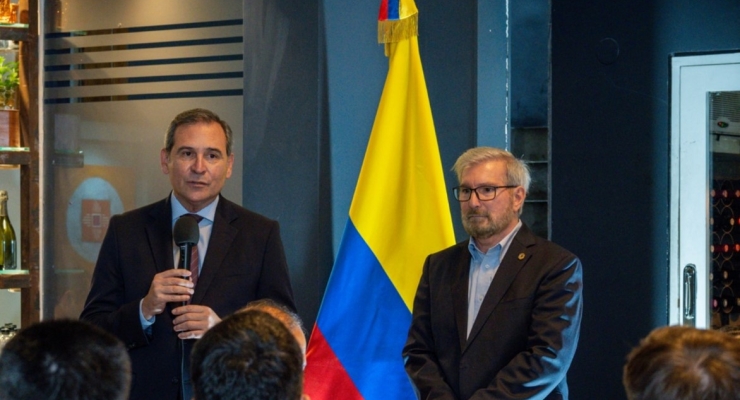 Embajador de Colombia en Paraguay Sr. Juan M. Corzo y el Presidente de la Capacol Sr. Miguel Carrizosa.  Actividad Gastronómica “UN VIAJE POR LOS SABORES DE COLOMBIA”. Foto: Maie Franco