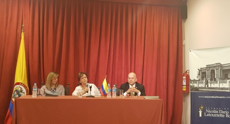 La Embajada de Colombia en Paraguay promocionó la literatura colombiana con Piedad Bonnett