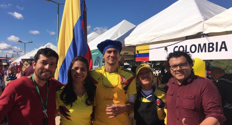 La Embajada de Colombia junto con la colonia colombiana participó en la conmemoración de las Fiestas Patrias 